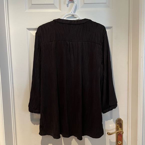 BNWT Women’s black shirt - Picture 4 of 4